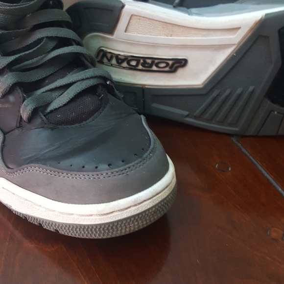 Jordan Nike flight basketball shoes size 10 - Picture 6 of 6